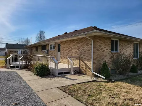 1102 State St, Eldorado, IL 62930 photo 9
