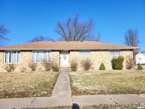 1102 State St, Eldorado, IL 62930 photo 1