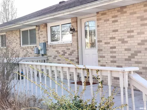 1102 State St, Eldorado, IL 62930 photo 8