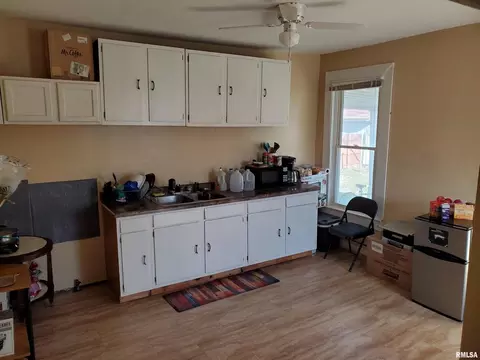 108 S Park St, Hurst, IL 62949 photo 4