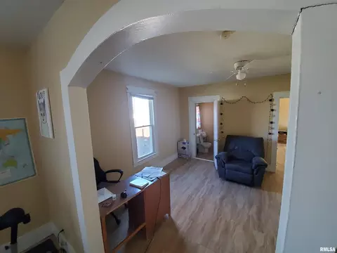 108 S Park St, Hurst, IL 62949 photo 2