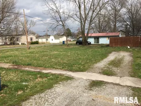 108 S Park St, Hurst, IL 62949 photo 6