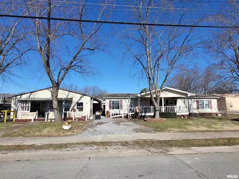 2000 Locust St, Eldorado, IL 62930 photo 9
