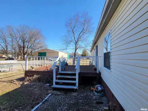 2000 Locust St, Eldorado, IL 62930 photo 6