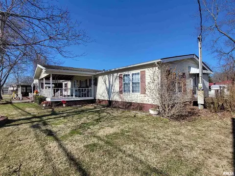 2000 Locust St, Eldorado, IL 62930 photo 2
