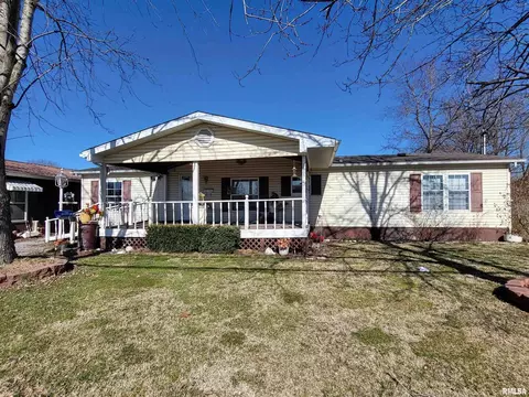 2000 Locust St, Eldorado, IL 62930 photo 1