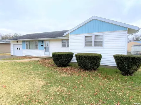 10 Holly Ln, Flora, IL 62839 photo 1