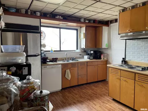 211 Mcfall St, Benton, IL 62812 photo 20