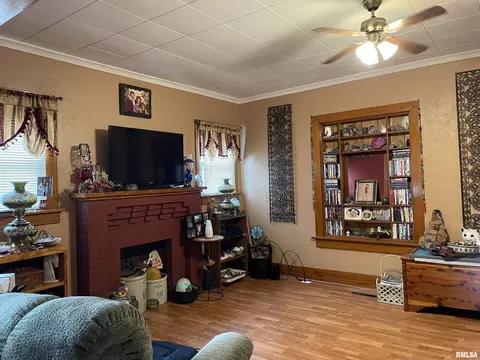 211 Mcfall St, Benton, IL 62812 photo 12