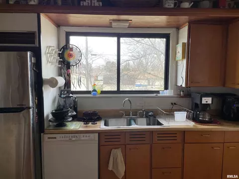 211 Mcfall St, Benton, IL 62812 photo 21