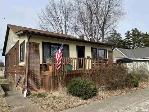 211 Mcfall St, Benton, IL 62812 photo 1