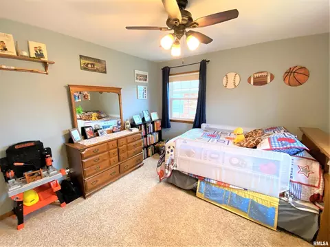 832 W 5th St, Flora, IL 62839 photo 32
