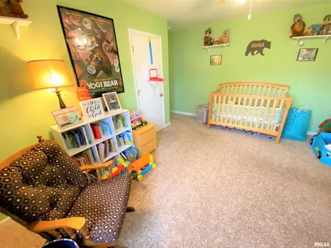 832 W 5th St, Flora, IL 62839 photo 25