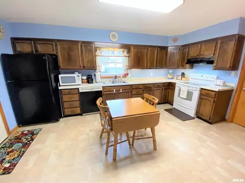 832 W 5th St, Flora, IL 62839 photo 15