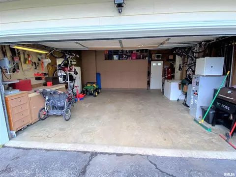 832 W 5th St, Flora, IL 62839 photo 40