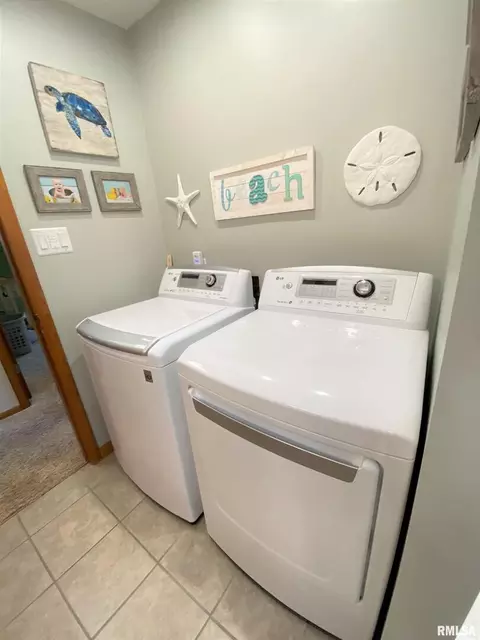 832 W 5th St, Flora, IL 62839 photo 38