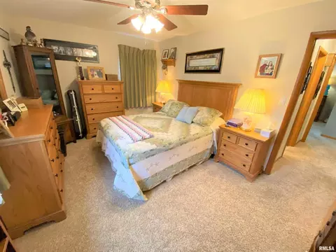 832 W 5th St, Flora, IL 62839 photo 28