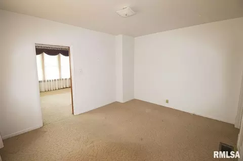 720 E 3rd St, Centralia, IL 62801 photo 18