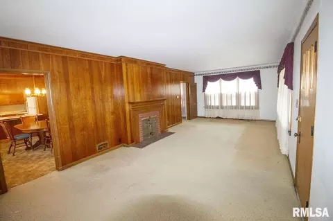 720 E 3rd St, Centralia, IL 62801 photo 6