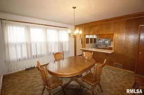 720 E 3rd St, Centralia, IL 62801 photo 9