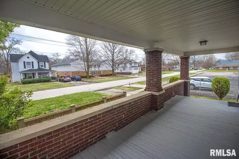 720 E 3rd St, Centralia, IL 62801 photo 5