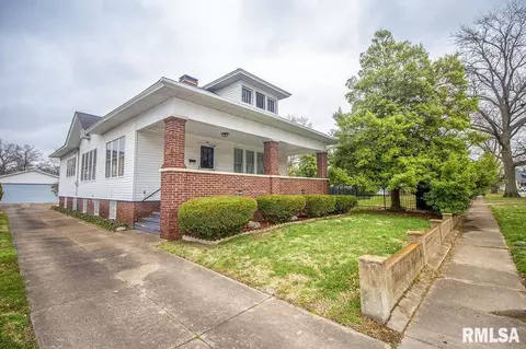 720 E 3rd St, Centralia, IL 62801 photo 2