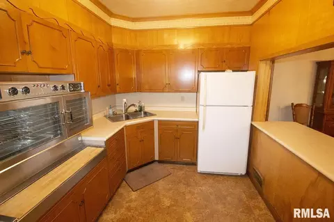720 E 3rd St, Centralia, IL 62801 photo 13