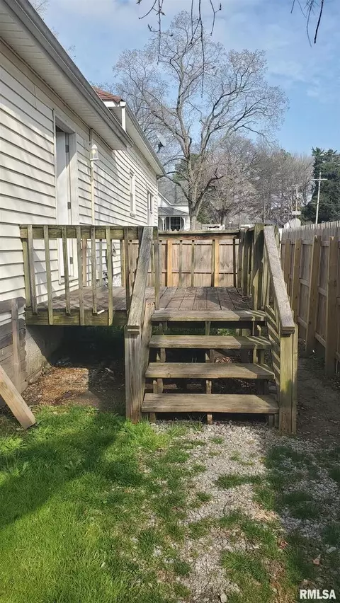 2101 Saline Ave, Eldorado, IL 62930 photo 5