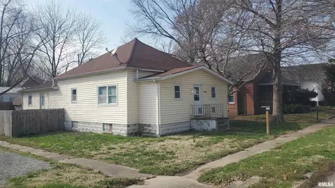 2101 Saline Ave, Eldorado, IL 62930 photo 2