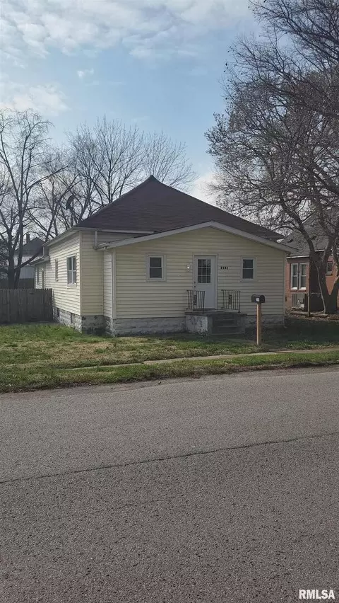 2101 Saline Ave, Eldorado, IL 62930 photo 3