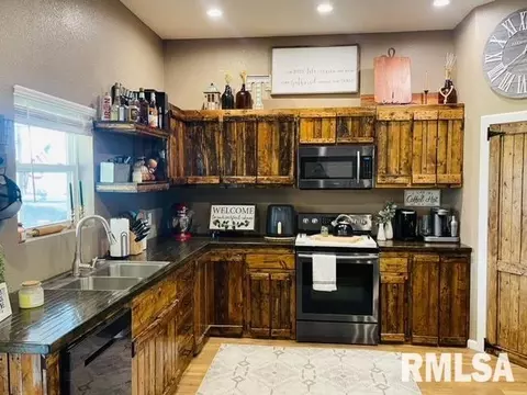 3393 Rainier Ln, Centralia, IL 62801 photo 7