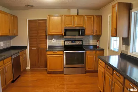 300 Baker Dr, Metropolis, IL 62960 photo 10