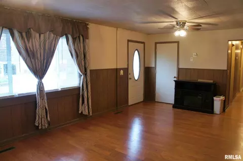 300 Baker Dr, Metropolis, IL 62960 photo 7