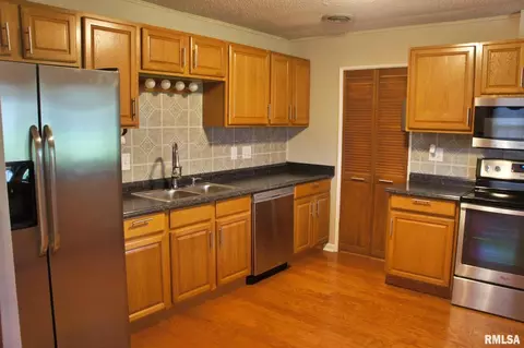 300 Baker Dr, Metropolis, IL 62960 photo 12