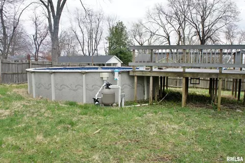 300 Baker Dr, Metropolis, IL 62960 photo 4