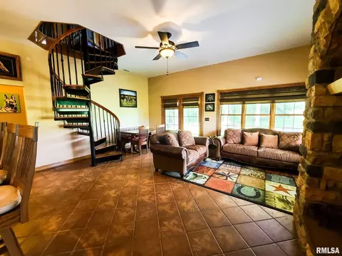 973 Buchanan Rd, Iuka, IL 62849 photo 8
