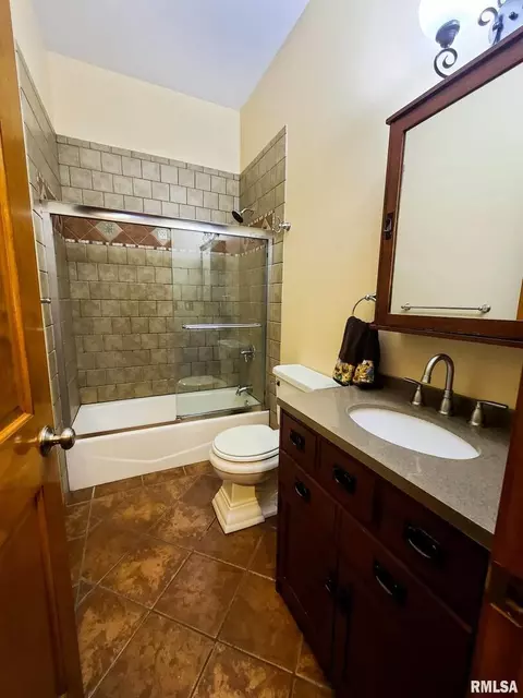 973 Buchanan Rd, Iuka, IL 62849 photo 16