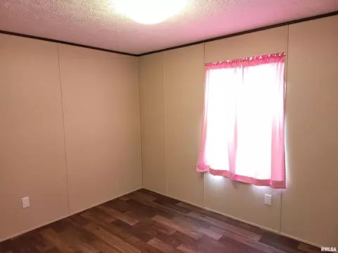 102 Doc Rd, Eldorado, IL 62930 photo 24