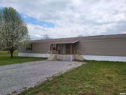 102 Doc Rd, Eldorado, IL 62930 photo 2