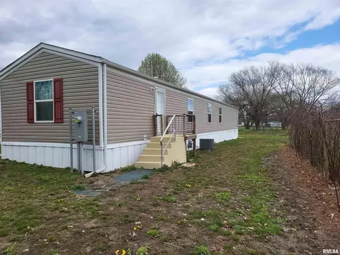 102 Doc Rd, Eldorado, IL 62930 photo 4