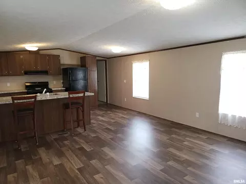102 Doc Rd, Eldorado, IL 62930 photo 12