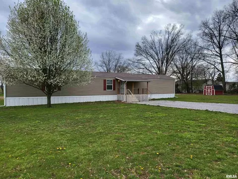 102 Doc Rd, Eldorado, IL 62930 photo 1