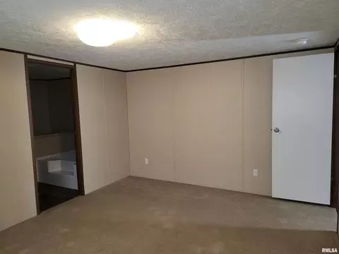 102 Doc Rd, Eldorado, IL 62930 photo 21