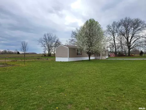 102 Doc Rd, Eldorado, IL 62930 photo 8