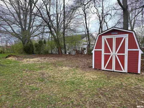 102 Doc Rd, Eldorado, IL 62930 photo 5