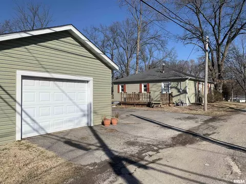 238 N Douglas St, Centralia, IL 62801 photo 6