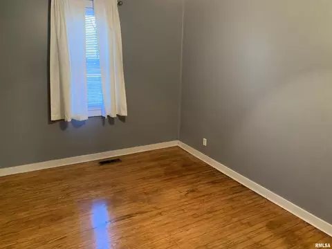 238 N Douglas St, Centralia, IL 62801 photo 22