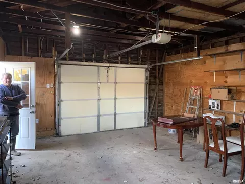 238 N Douglas St, Centralia, IL 62801 photo 11