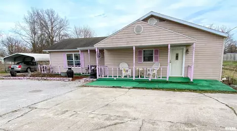 227 W Maple St, Flora, IL 62839 photo 1