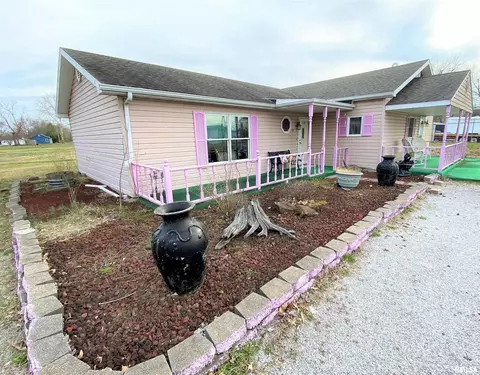 227 W Maple St, Flora, IL 62839 photo 2